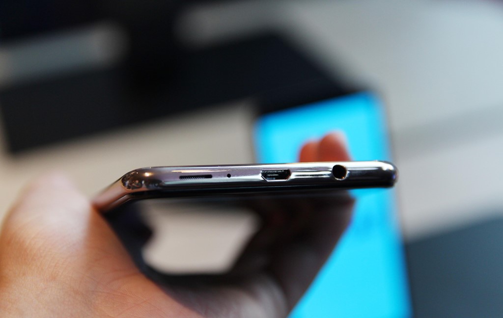 Review dòng Samsung Galaxy A7 mới ra mắt ở Việt Nam: Lần đầu có 3 camera sau